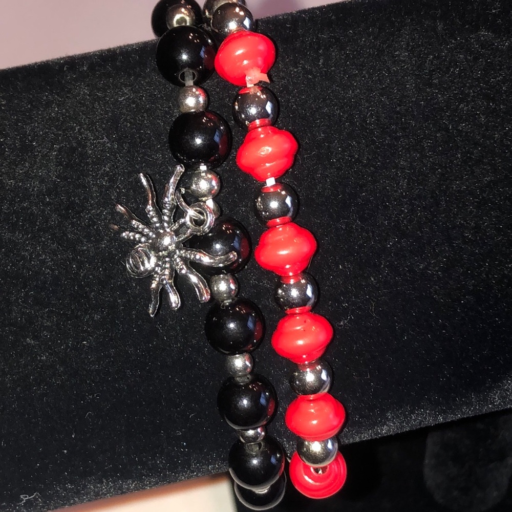 Red and Black Silver Tone Beaded Spider Charm Bracelet - Picture 1 of 4